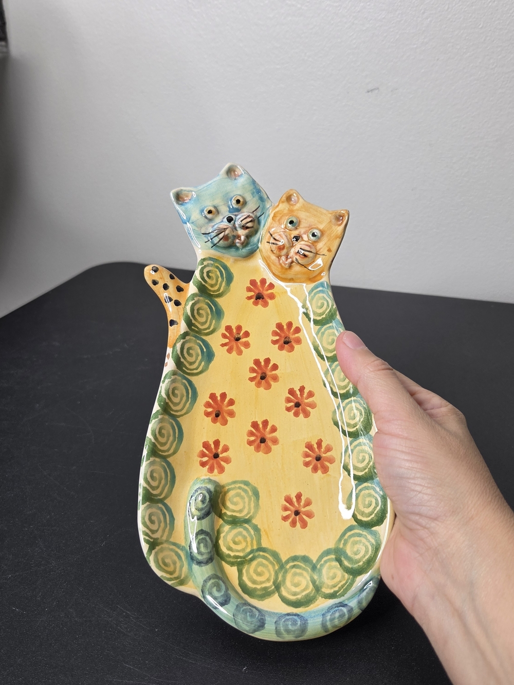 Hand-Painted Yellow Ceramic Cat Dish with Blue and Orange Accents - Pets Cat